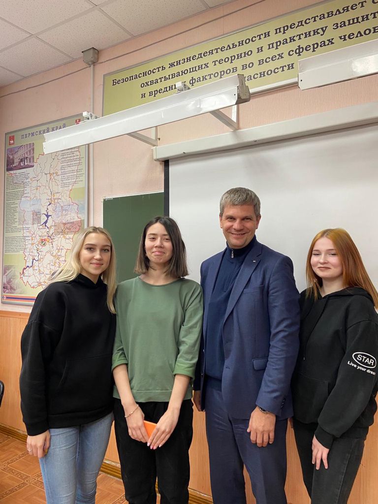 О законотворчестве и не только: депутат Пылёв провел парламентский урок , рис. 2