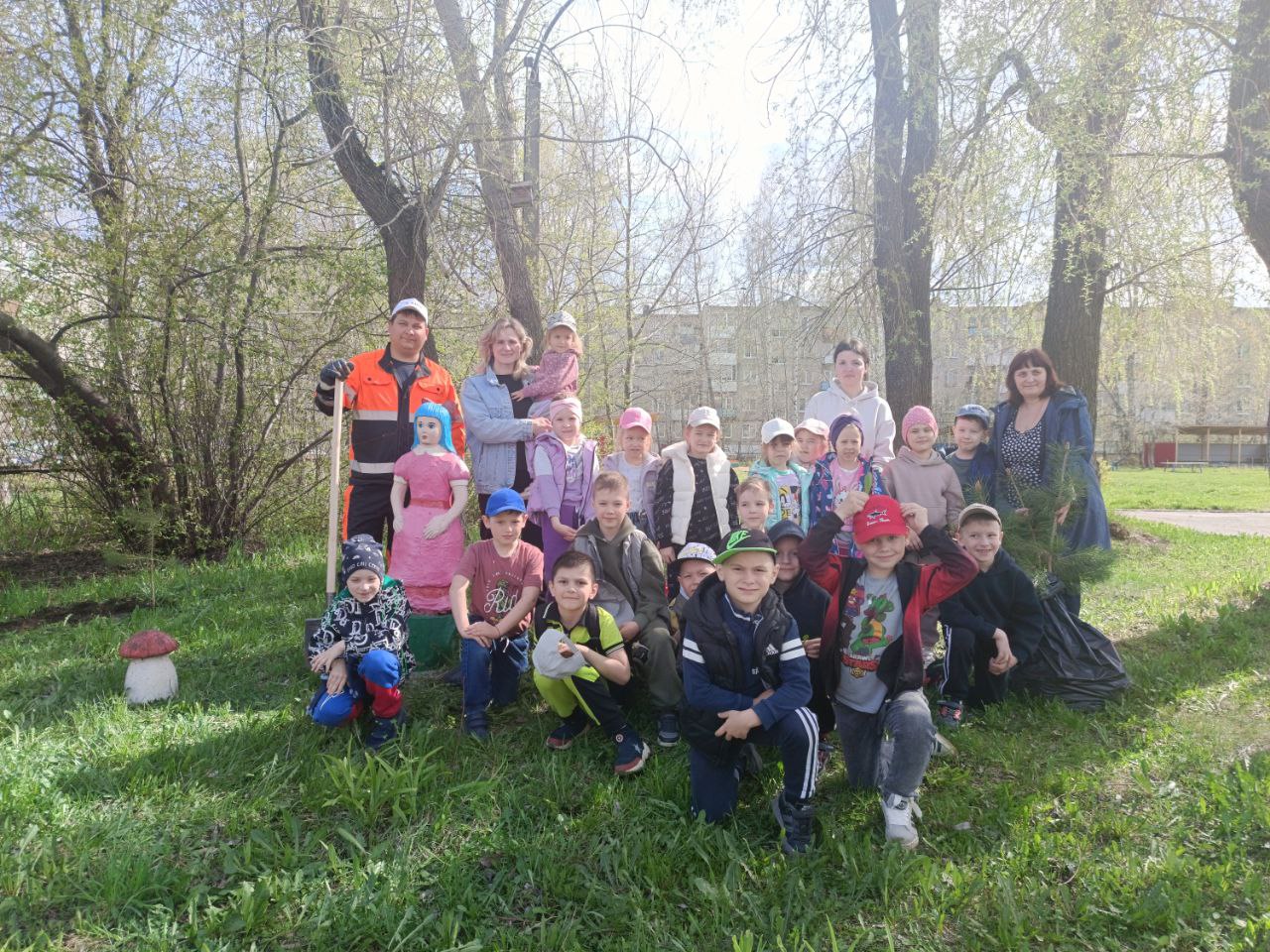 Совет молодежи УЗПМ принял участие в экологической акции по озеленению Краснокамска, рис. 3